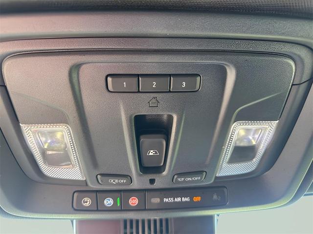 Photo of 2022 Black Chevrolet Silverado 1500