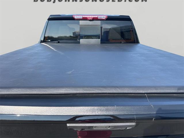 Photo of 2022 Black Chevrolet Silverado 1500