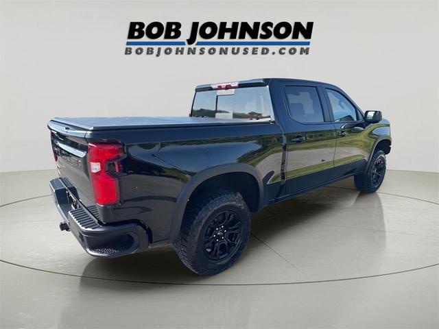 Photo of 2022 Black Chevrolet Silverado 1500