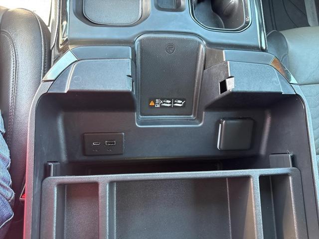 Photo of 2022 Black Chevrolet Silverado 1500