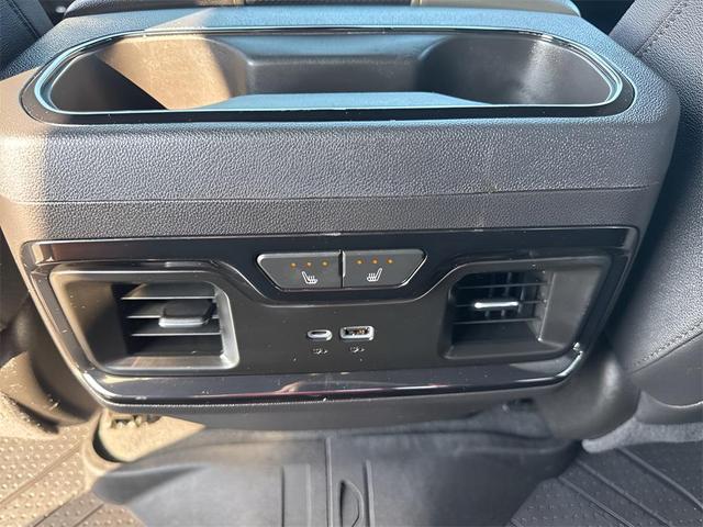 Photo of 2022 Black Chevrolet Silverado 1500