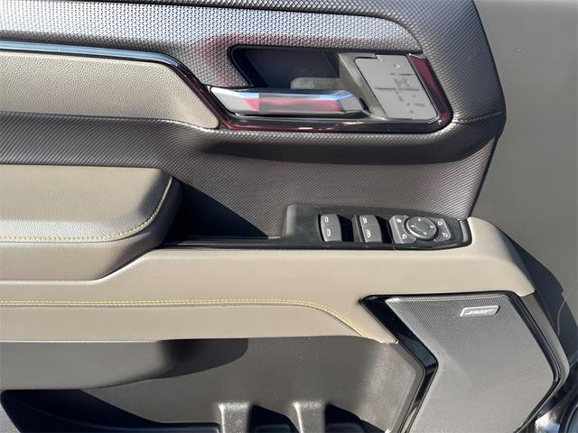 Photo of 2022 Black Chevrolet Silverado 1500