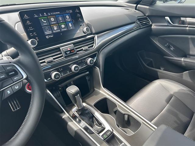 Photo of 2020 Platinum White Pearl Honda Accord