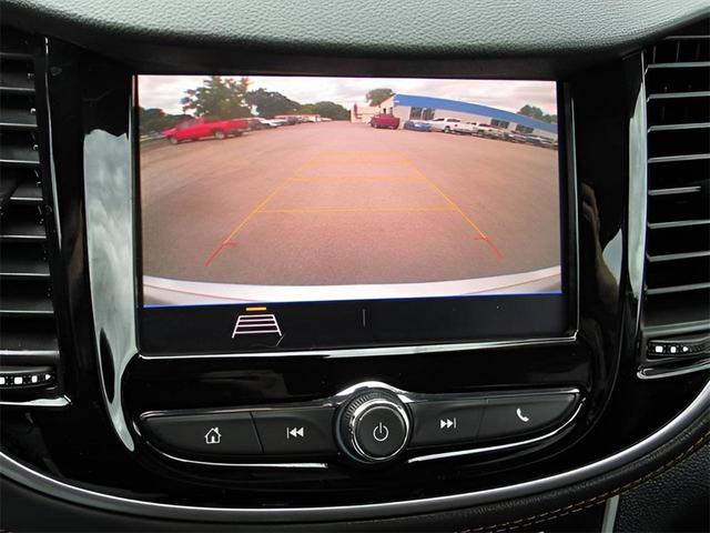 Photo of 2022 Silver Ice Metallic Chevrolet Trax