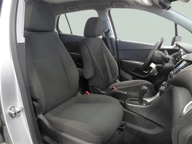 Photo of 2022 Silver Ice Metallic Chevrolet Trax