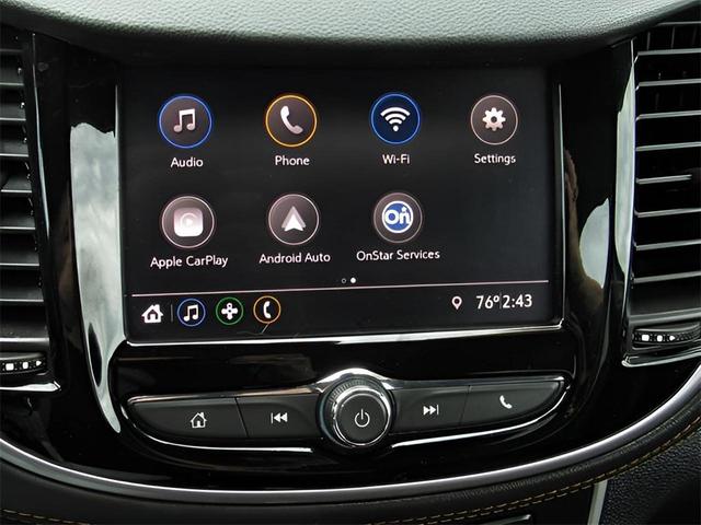Photo of 2022 Silver Ice Metallic Chevrolet Trax