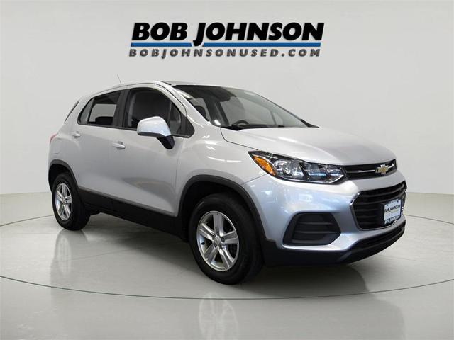 Photo of 2022 Silver Ice Metallic Chevrolet Trax