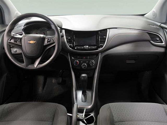 Photo of 2022 Silver Ice Metallic Chevrolet Trax