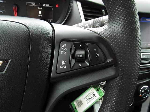 Photo of 2022 Silver Ice Metallic Chevrolet Trax