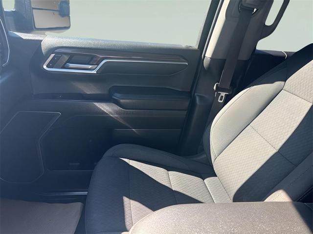 Photo of 2022 Black Chevrolet Silverado 1500