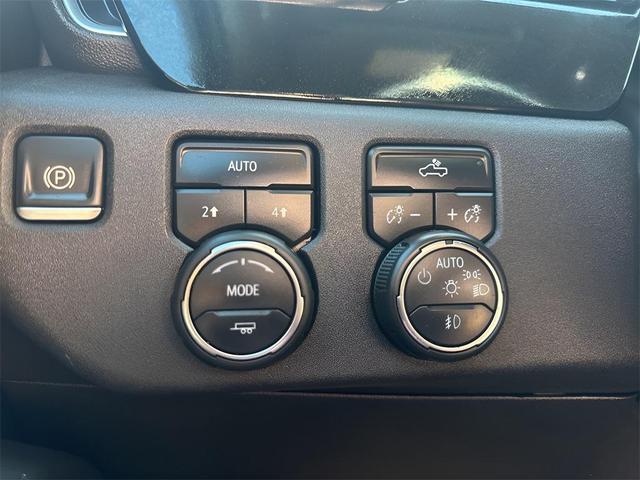 Photo of 2022 Black Chevrolet Silverado 1500