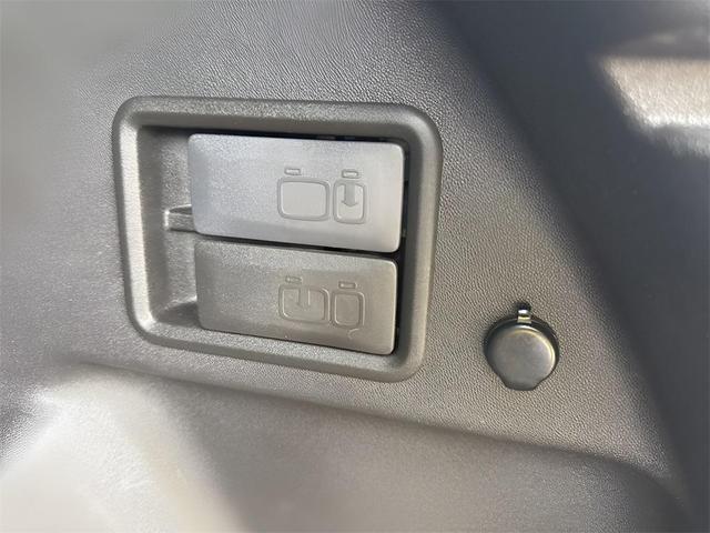 Photo of 2023 Sterling Gray Metallic Chevrolet Equinox