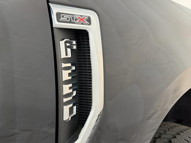 Photo of 2021 Agate Black Metallic Ford F-250