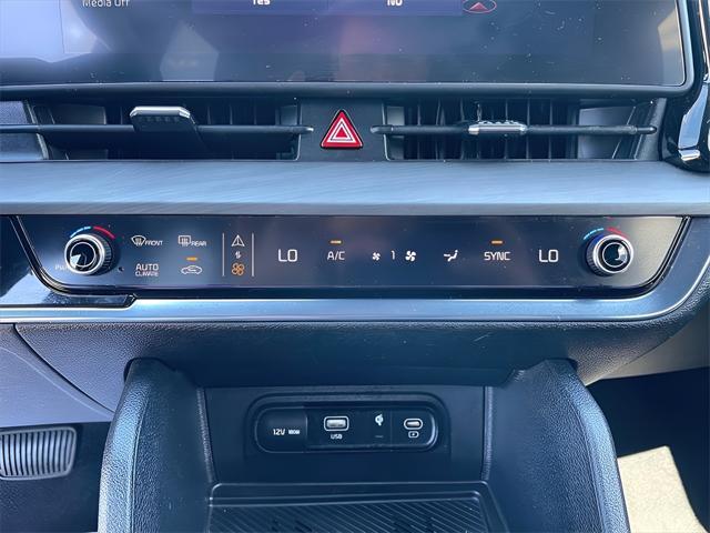 Photo of 2023 Gravity Gray Kia Sportage