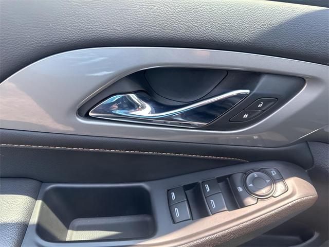 Photo of 2021 Satin Steel Metallic Chevrolet Traverse