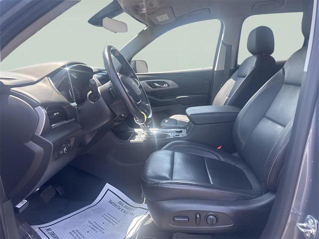 Photo of 2021 Satin Steel Metallic Chevrolet Traverse