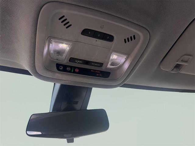 Photo of 2021 Satin Steel Metallic Chevrolet Traverse