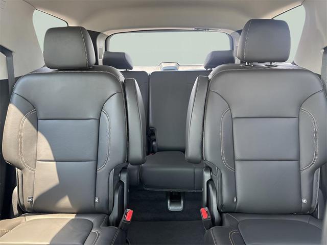Photo of 2021 Satin Steel Metallic Chevrolet Traverse