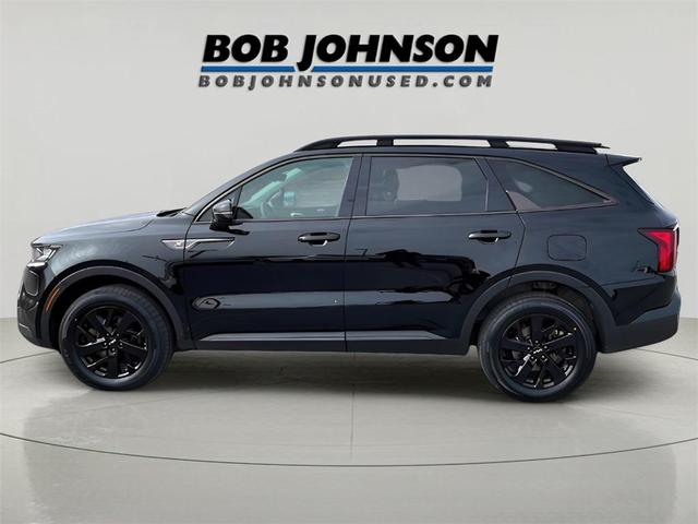 Photo of 2022 Ebony Black Kia Sorento