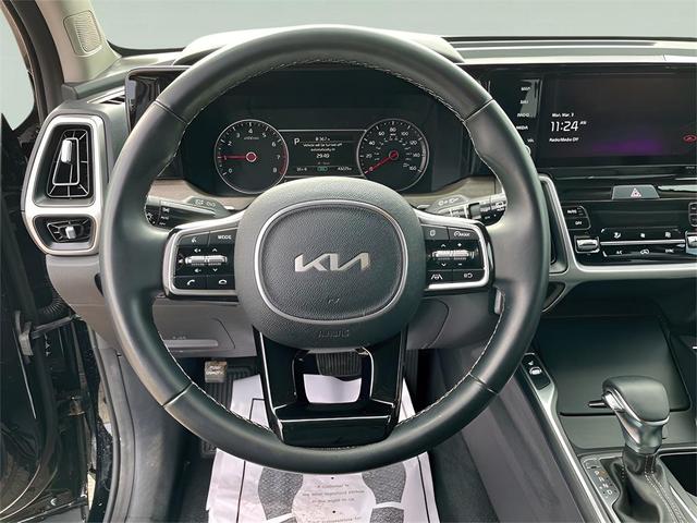Photo of 2022 Ebony Black Kia Sorento