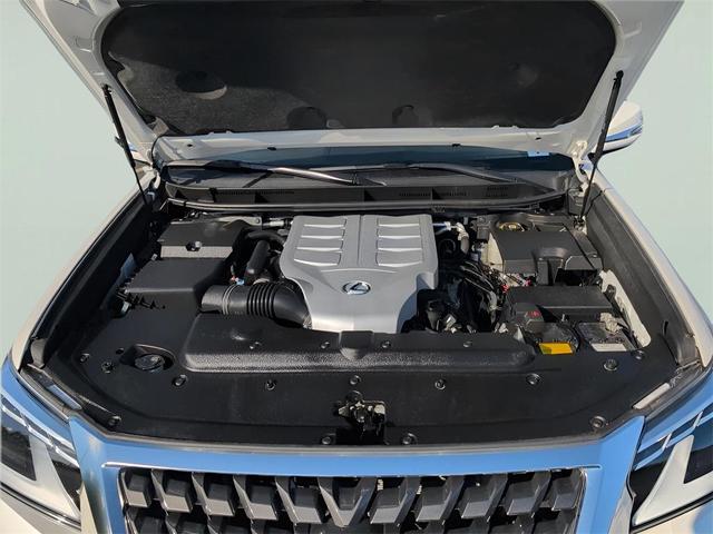 Photo of 2023 Eminent White Pearl Lexus GX 460