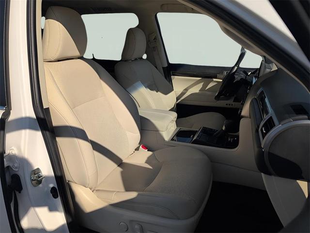 Photo of 2023 Eminent White Pearl Lexus GX 460