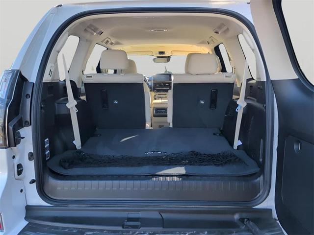 Photo of 2023 Eminent White Pearl Lexus GX 460