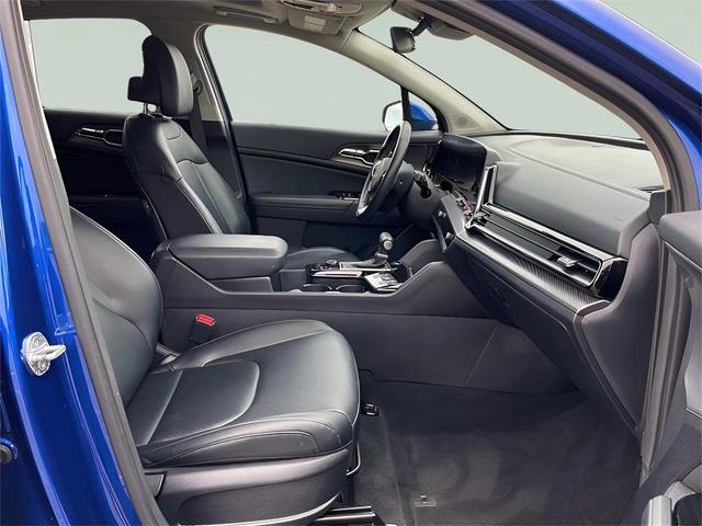 Photo of 2023 Sapphire Blue Kia Sportage