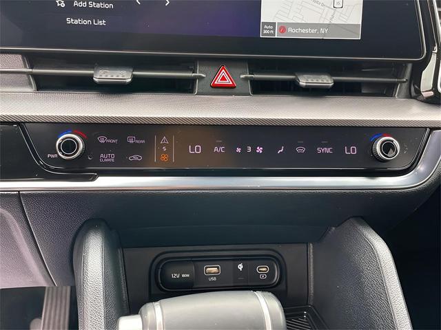 Photo of 2023 Sapphire Blue Kia Sportage