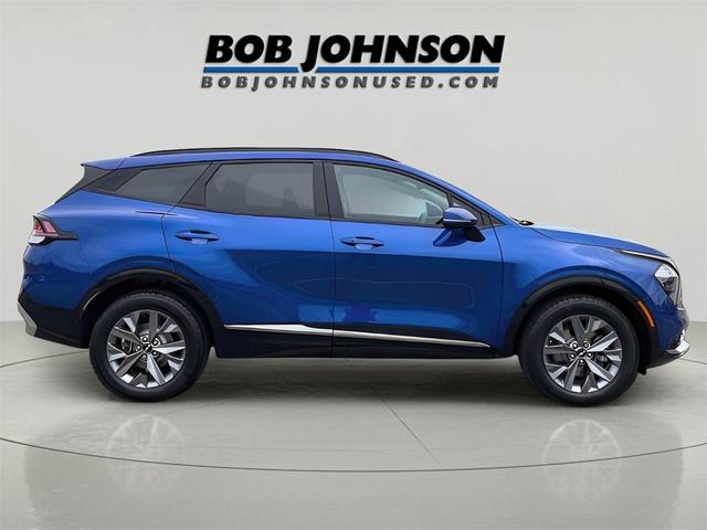 Photo of 2023 Sapphire Blue Kia Sportage