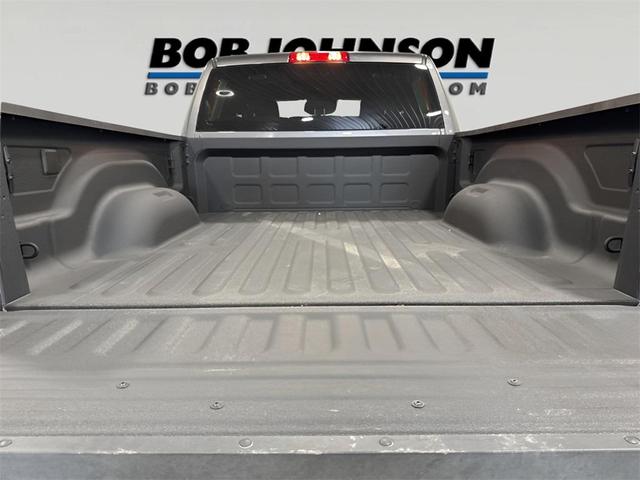 Photo of 2025 Granite Crystal Metallic Clearcoat RAM 2500