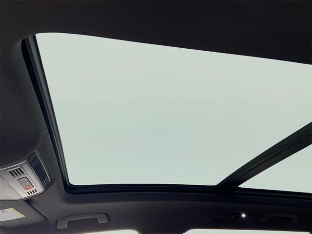 Photo of 2019 Pure White Volkswagen Tiguan