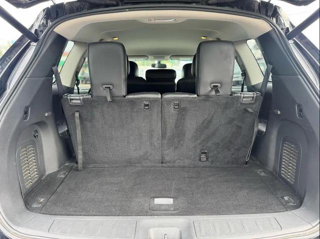 Photo of 2016 Magnetic Black Metallic Nissan Pathfinder