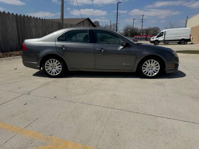 Photo of 2011 Sterling Gray Metallic Ford Fusion Hybrid
