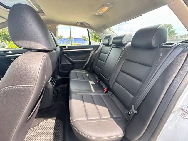Photo of 2010 Reflex Silver Metallic Volkswagen Jetta