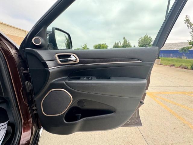 Photo of 2014 Deep Auburn Pearlcoat Jeep Grand Cherokee