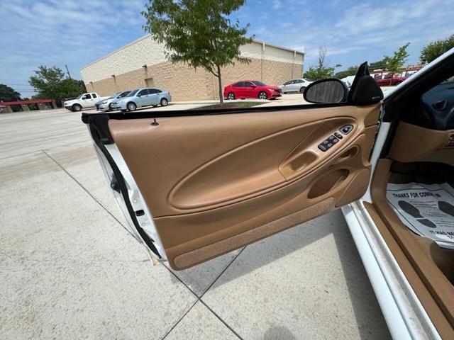 Photo of 1997 Crystal White Clearcoat Ford Mustang