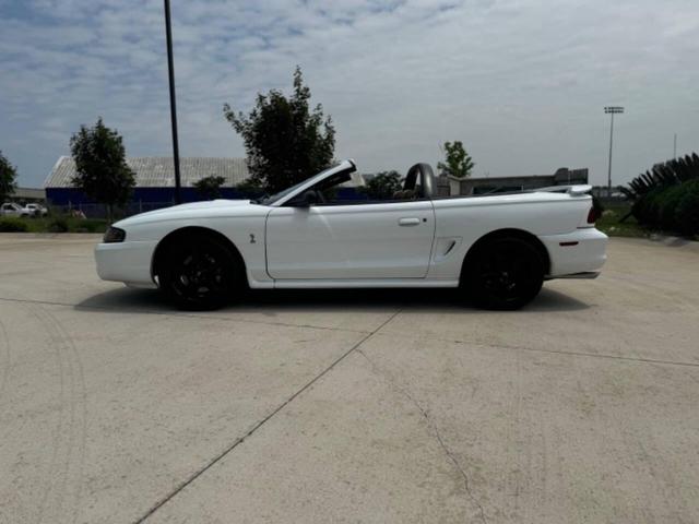 Photo of 1997 Crystal White Clearcoat Ford Mustang