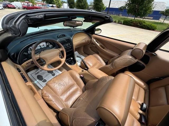 Photo of 1997 Crystal White Clearcoat Ford Mustang