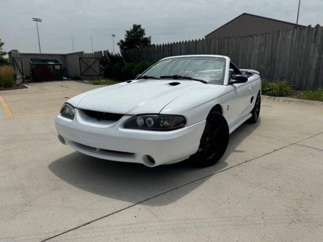 Photo of 1997 Crystal White Clearcoat Ford Mustang