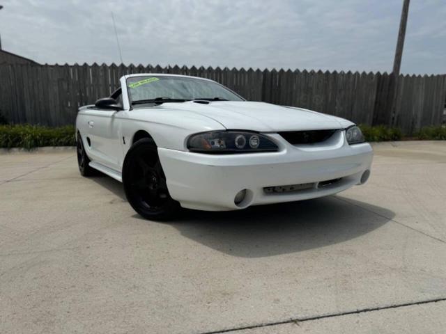 Photo of 1997 Crystal White Clearcoat Ford Mustang