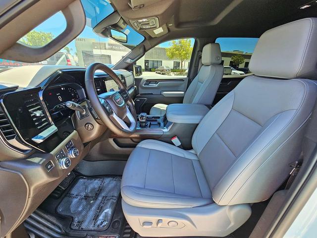 Photo of 2023 Summit White GMC Sierra 1500