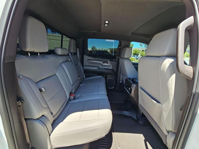 Photo of 2023 Summit White GMC Sierra 1500