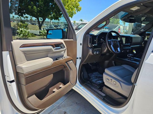 Photo of 2023 Summit White GMC Sierra 1500