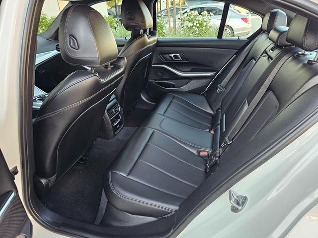 Photo of 2024 Mineral White Metallic BMW 330