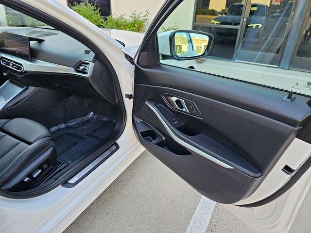 Photo of 2024 Mineral White Metallic BMW 330