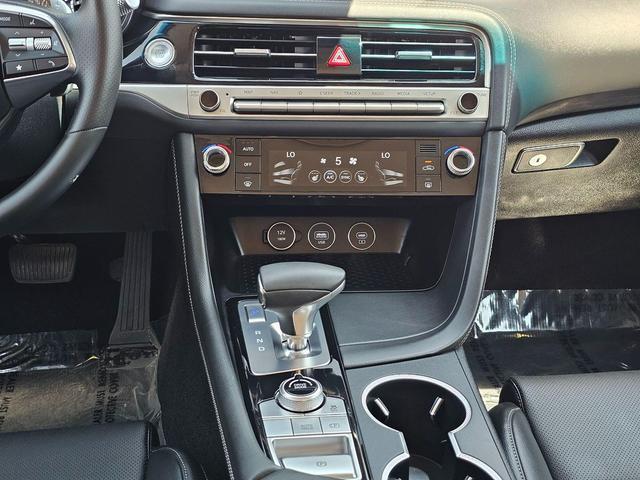 Photo of 2025 Vik Black Genesis G70