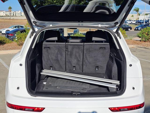 Photo of 2024 Arkona White Audi Q5
