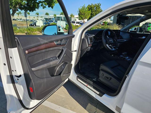 Photo of 2024 Arkona White Audi Q5