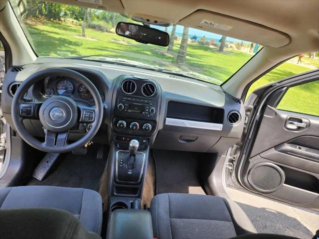 Photo of 2017 Billet Silver Metallic Clearcoat Jeep Compass